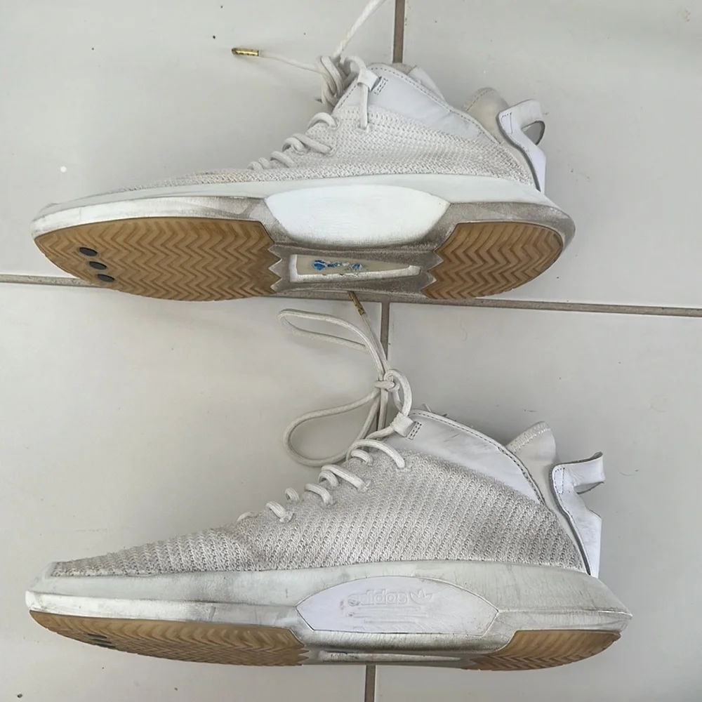 Adidas men’s size 10.5 White CG4819 Running Basketball Gym Workout Sneakers - Picture 5 of 8